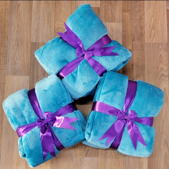 Other - 💙 Blue Flannel Blanket